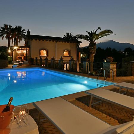 Villa Biddizza Ачиреале Екстериор снимка