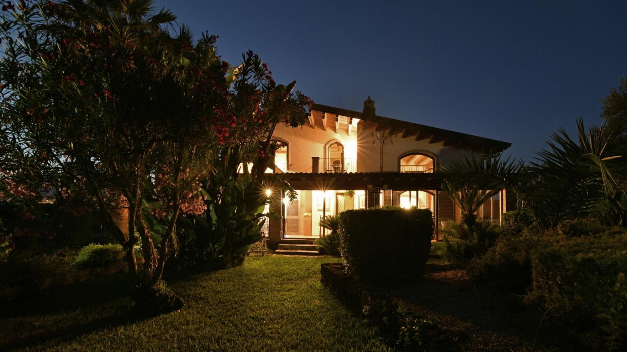 Villa Biddizza Ачиреале Екстериор снимка