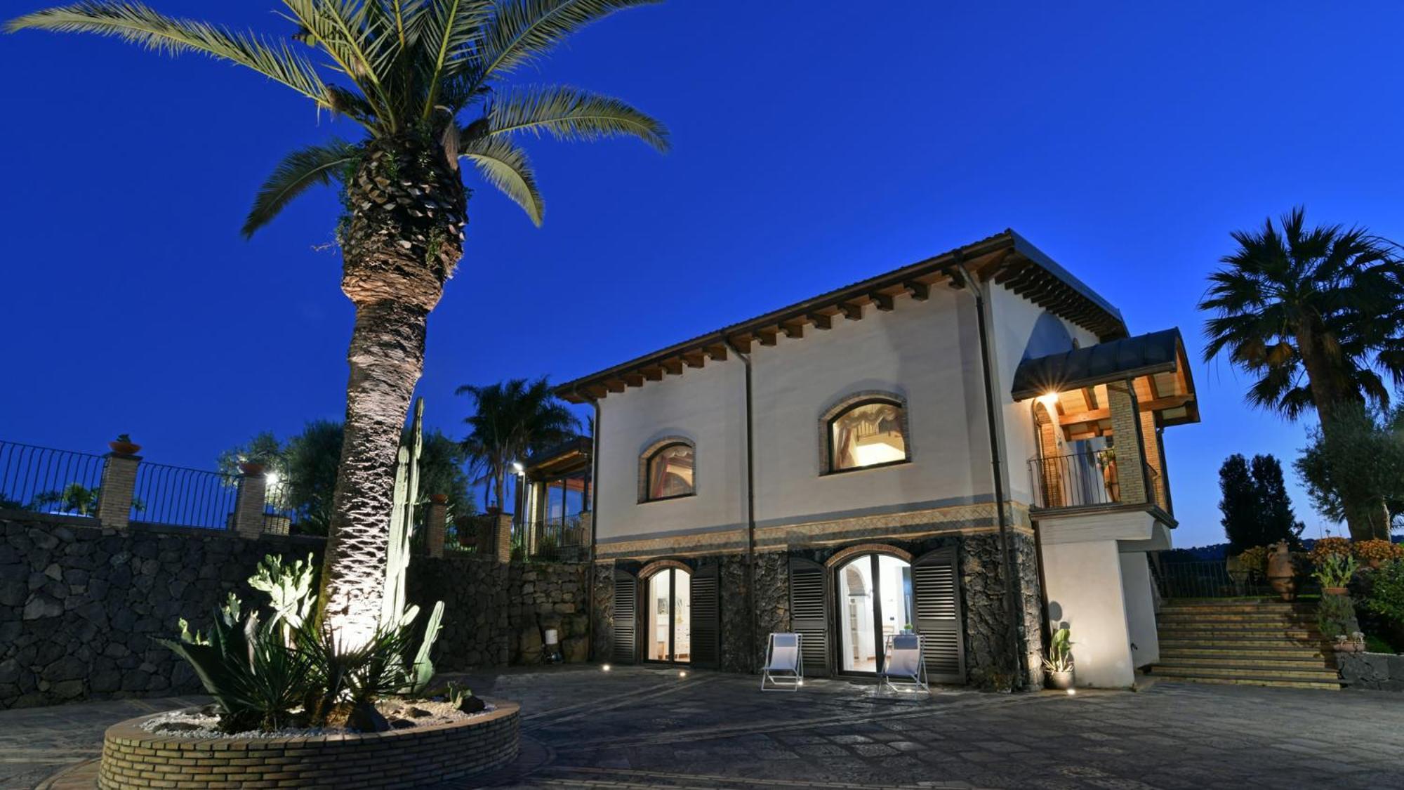 Villa Biddizza Ачиреале Екстериор снимка