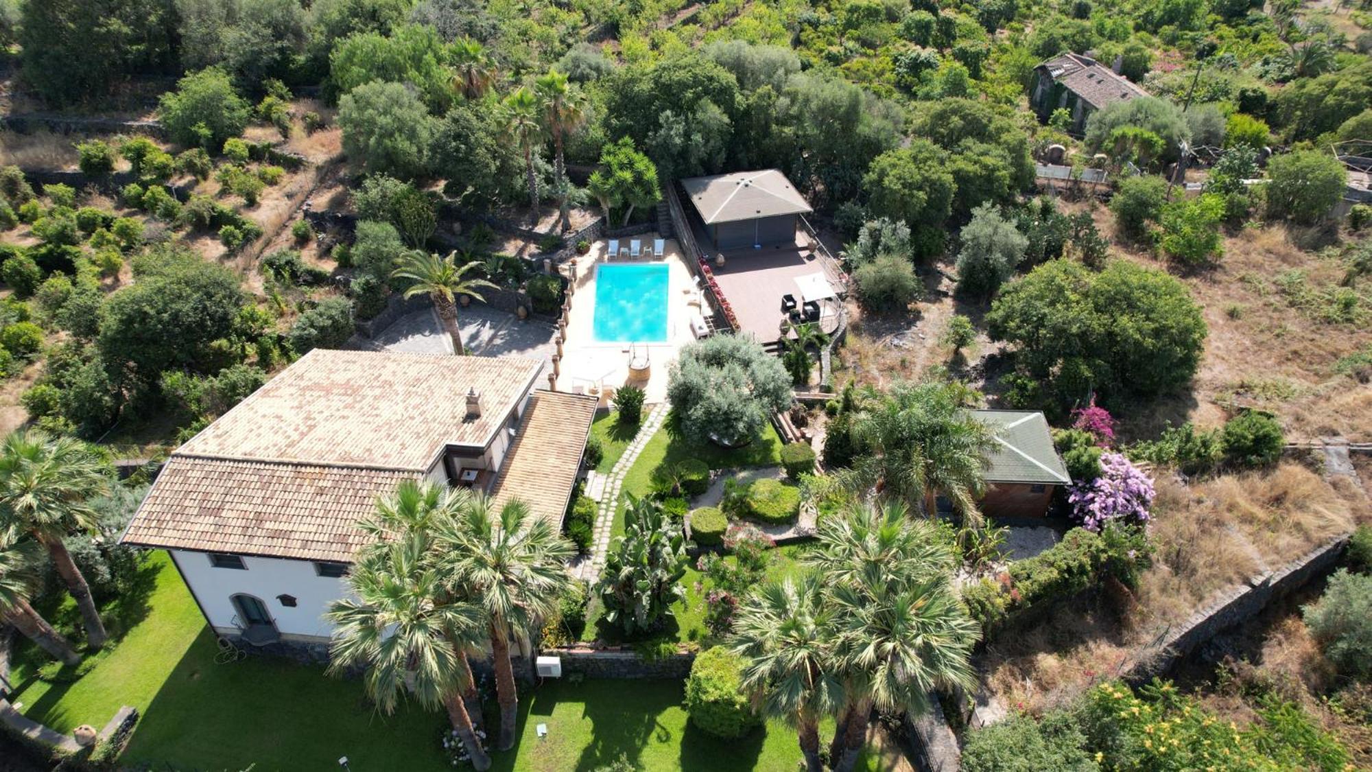 Villa Biddizza Ачиреале Екстериор снимка