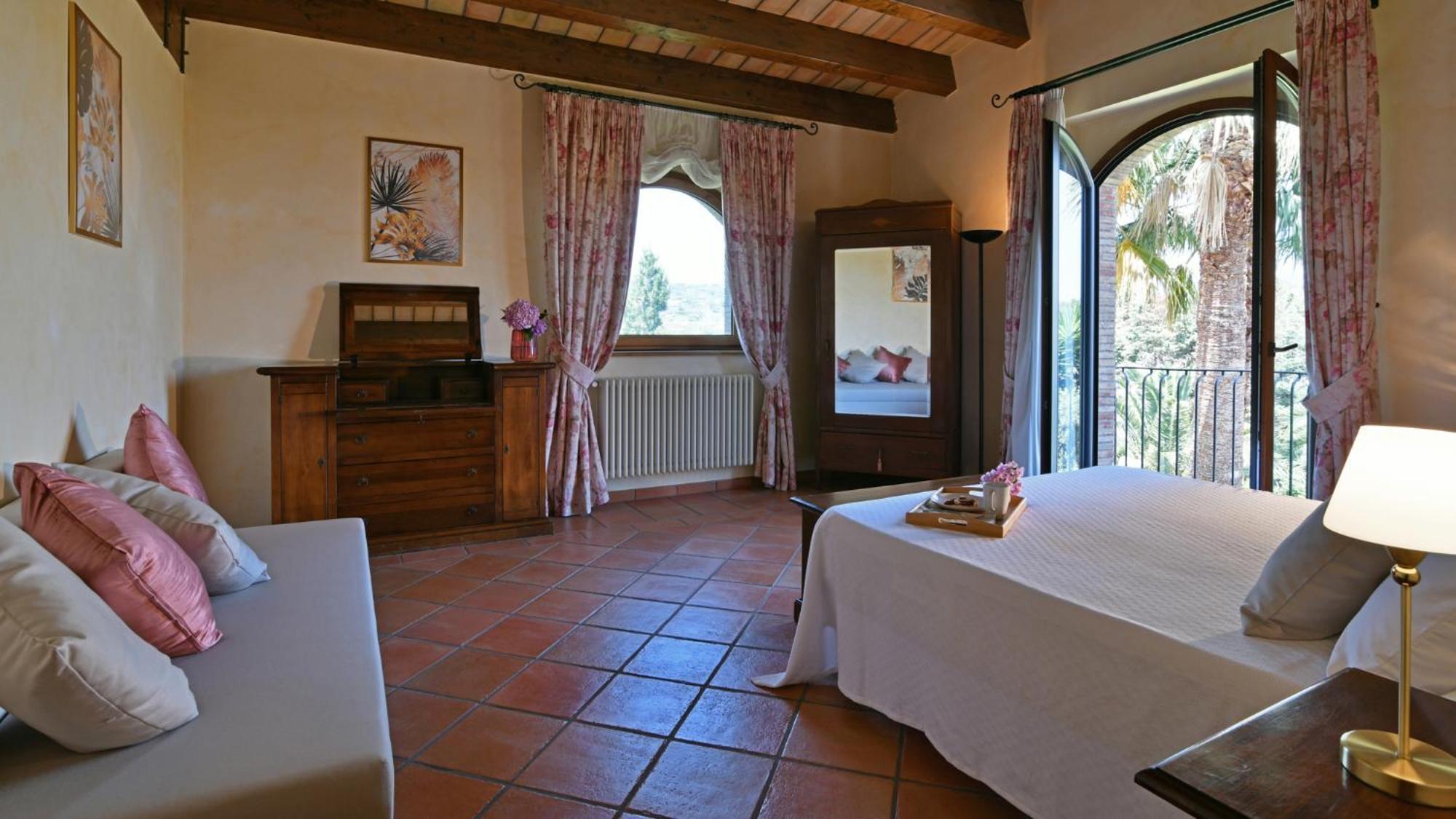 Villa Biddizza Ачиреале Екстериор снимка