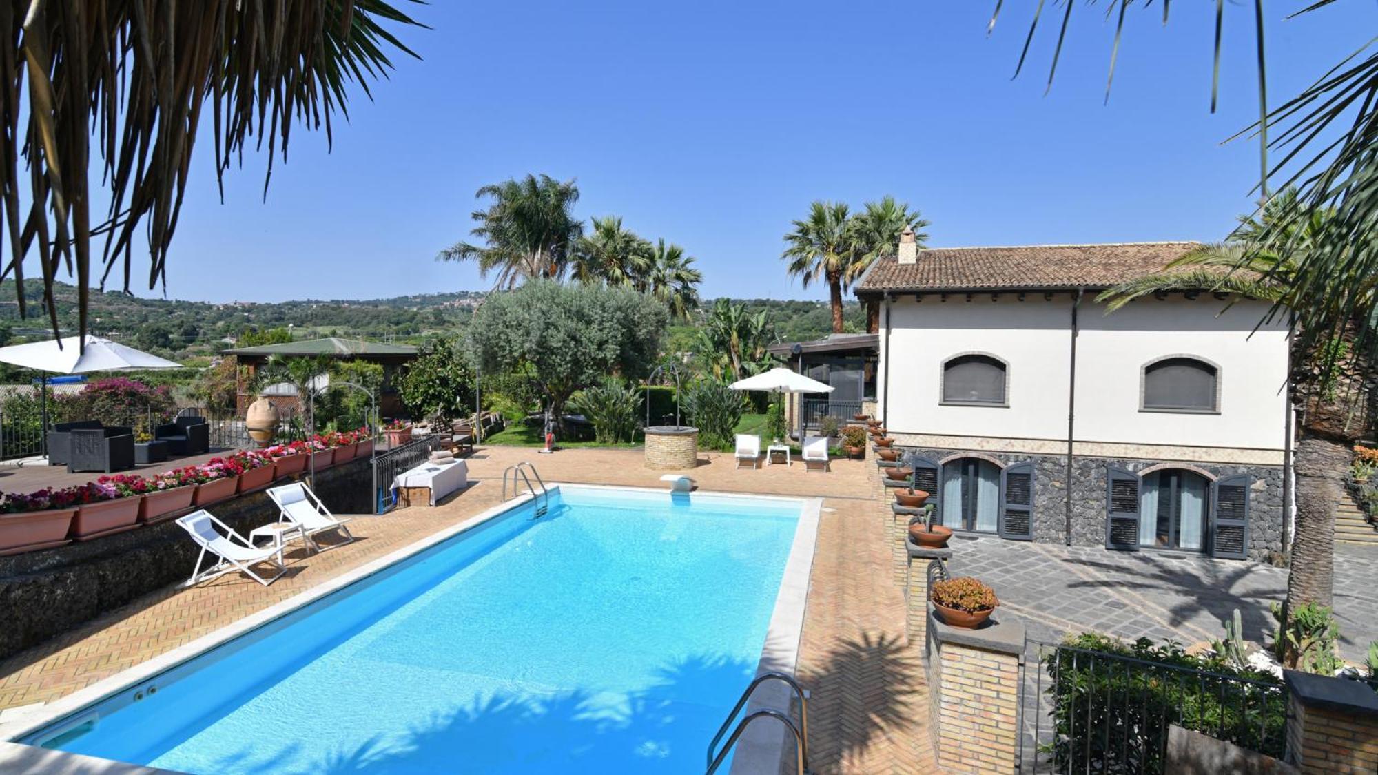 Villa Biddizza Ачиреале Екстериор снимка